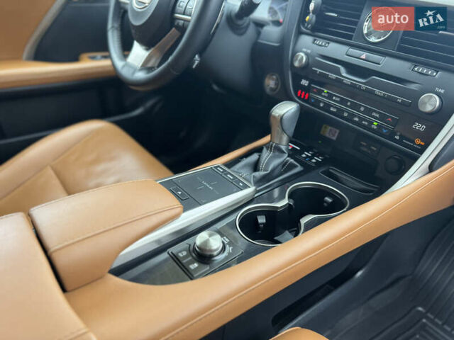 Белый Лексус РХ, объемом двигателя 2 л и пробегом 46 тыс. км за 46000 $, фото 37 на Automoto.ua