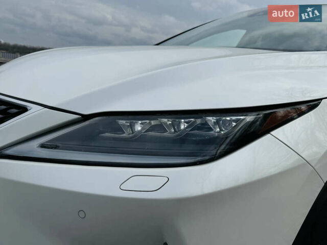 Белый Лексус РХ, объемом двигателя 3.46 л и пробегом 135 тыс. км за 44444 $, фото 113 на Automoto.ua