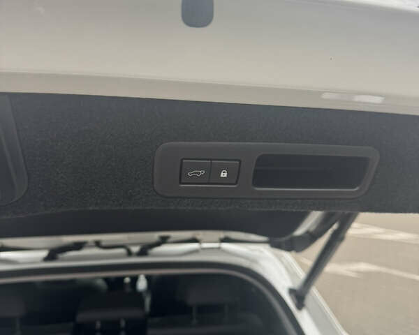 Лексус РХ 2020 у Києві на Automoto.ua Білий Лексус РХ, об'ємом двигуна 3.46 л та пробігом 150 тис. км за 39000 $, фото 10 на Automoto.ua