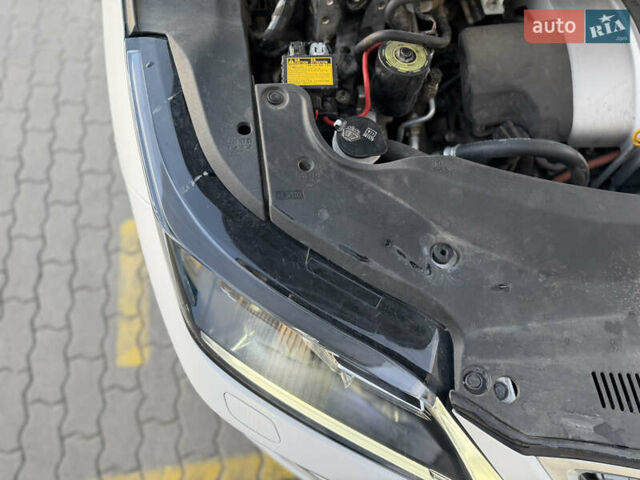 Белый Лексус РХ, объемом двигателя 3.5 л и пробегом 92 тыс. км за 37500 $, фото 83 на Automoto.ua