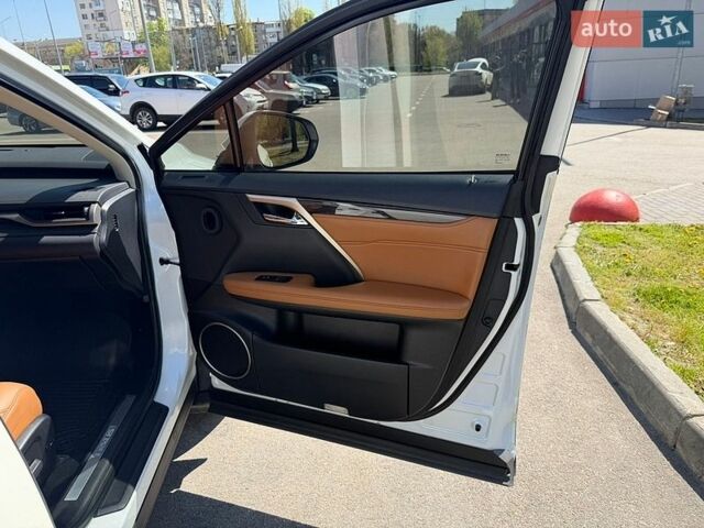 Белый Лексус РХ, объемом двигателя 3.46 л и пробегом 85 тыс. км за 44500 $, фото 9 на Automoto.ua