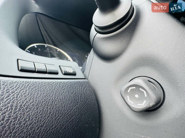 Белый Лексус РХ, объемом двигателя 3.46 л и пробегом 135 тыс. км за 44444 $, фото 96 на Automoto.ua