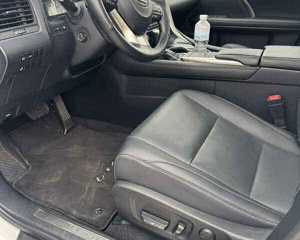 Лексус РХ 2020 у Києві на Automoto.ua Білий Лексус РХ, об'ємом двигуна 3.46 л та пробігом 150 тис. км за 39000 $, фото 5 на Automoto.ua