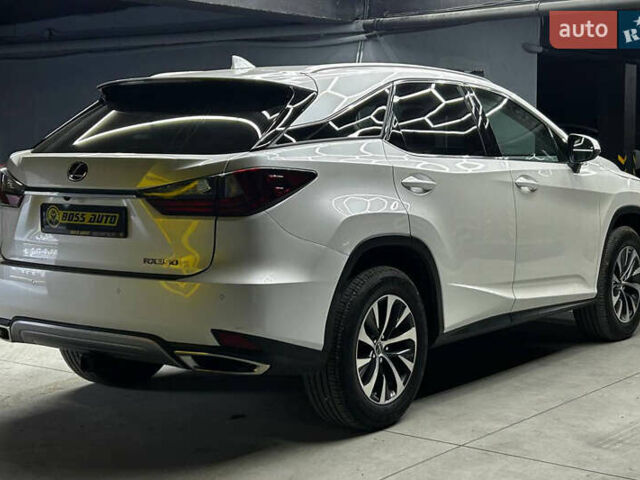 Лексус РХ 2020 в Черновцах на Automoto.ua Белый Лексус РХ, объемом двигателя 3.46 л и пробегом 80 тыс. км за 44000 $, фото 5 на Automoto.ua