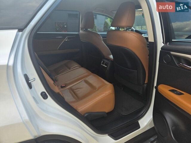 Белый Лексус РХ, объемом двигателя 2 л и пробегом 167 тыс. км за 37900 $, фото 22 на Automoto.ua