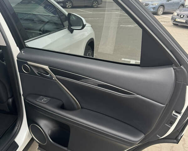 Лексус РХ 2020 у Києві на Automoto.ua Білий Лексус РХ, об'ємом двигуна 3.46 л та пробігом 150 тис. км за 39000 $, фото 14 на Automoto.ua