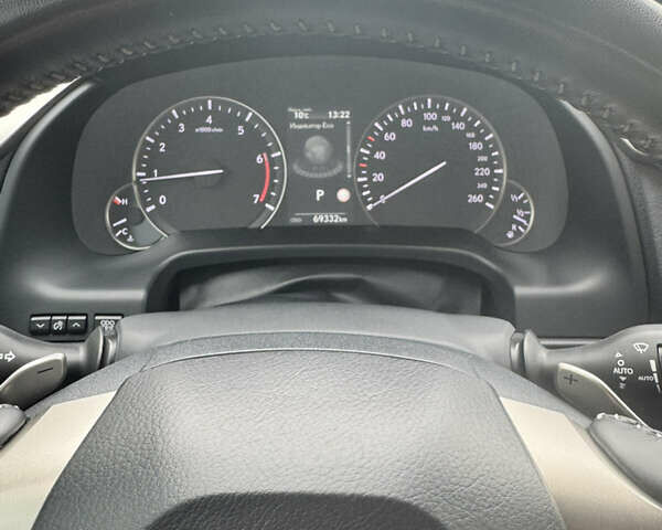 Белый Лексус РХ, объемом двигателя 2 л и пробегом 69 тыс. км за 46800 $, фото 19 на Automoto.ua