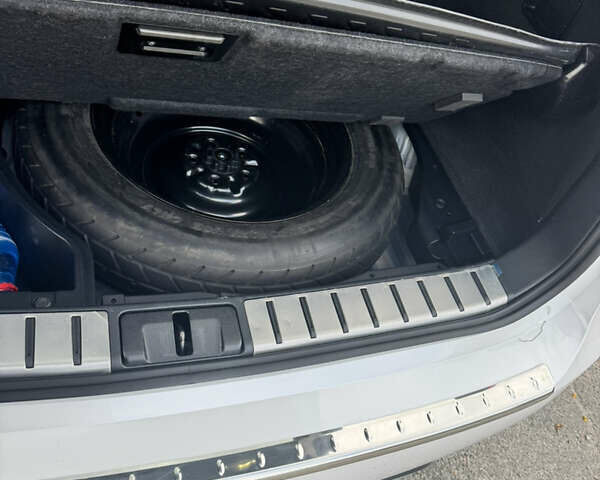 Белый Лексус РХ, объемом двигателя 2 л и пробегом 69 тыс. км за 46800 $, фото 12 на Automoto.ua