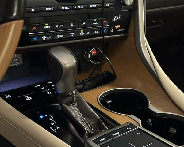 Білий Лексус РХ, об'ємом двигуна 3.5 л та пробігом 88 тис. км за 43000 $, фото 16 на Automoto.ua