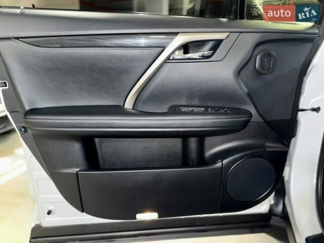 Білий Лексус РХ, об'ємом двигуна 2 л та пробігом 69 тис. км за 43500 $, фото 22 на Automoto.ua