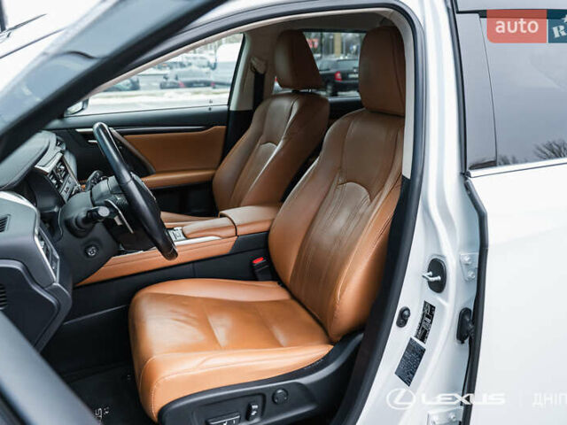 Белый Лексус РХ, объемом двигателя 3.46 л и пробегом 66 тыс. км за 50700 $, фото 11 на Automoto.ua