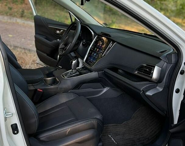 Білий Лексус РХ, об'ємом двигуна 2 л та пробігом 65 тис. км за 46500 $, фото 41 на Automoto.ua