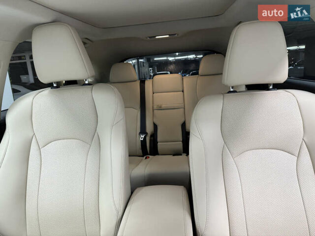 Білий Лексус РХ, об'ємом двигуна 3.46 л та пробігом 76 тис. км за 43000 $, фото 37 на Automoto.ua