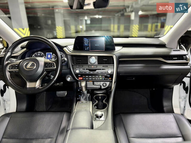 Білий Лексус РХ, об'ємом двигуна 2 л та пробігом 69 тис. км за 48500 $, фото 33 на Automoto.ua