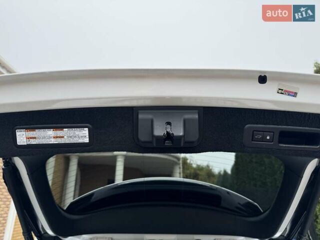 Белый Лексус РХ, объемом двигателя 3.46 л и пробегом 1 тыс. км за 65000 $, фото 11 на Automoto.ua