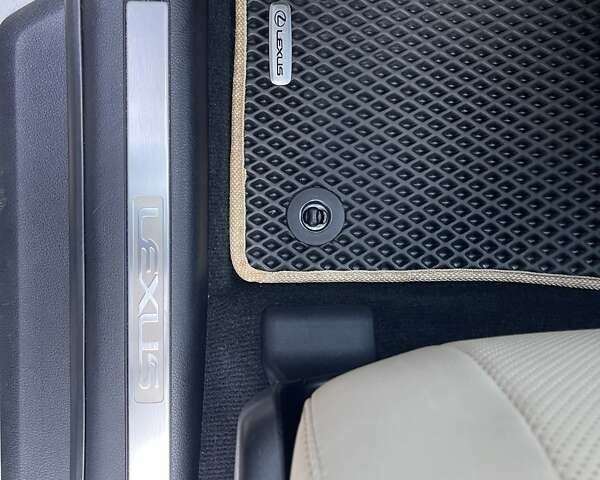 Белый Лексус РХ, объемом двигателя 3.46 л и пробегом 52 тыс. км за 38500 $, фото 18 на Automoto.ua