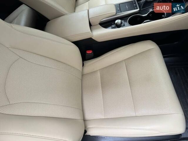 Білий Лексус РХ, об'ємом двигуна 2 л та пробігом 56 тис. км за 46700 $, фото 15 на Automoto.ua