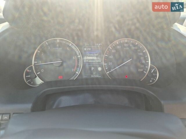 Білий Лексус РХ, об'ємом двигуна 2 л та пробігом 36 тис. км за 50999 $, фото 6 на Automoto.ua