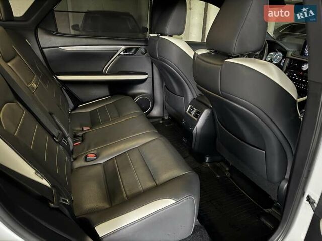 Лексус РХ 2021 в Киеве на Automoto.ua Белый Лексус РХ, объемом двигателя 3.46 л и пробегом 32 тыс. км за 56000 $, фото 20 на Automoto.ua