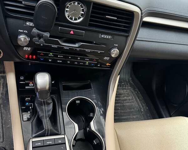 Білий Лексус РХ, об'ємом двигуна 2 л та пробігом 56 тис. км за 46700 $, фото 19 на Automoto.ua