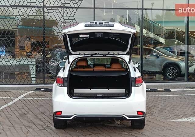 Лексус РХ 2021 у Києві на Automoto.ua Білий Лексус РХ, об'ємом двигуна 3.5 л та пробігом 54 тис. км за 58837 $, фото 9 на Automoto.ua