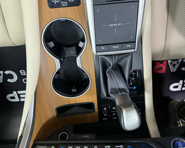 Білий Лексус РХ, об'ємом двигуна 3.46 л та пробігом 76 тис. км за 43000 $, фото 35 на Automoto.ua