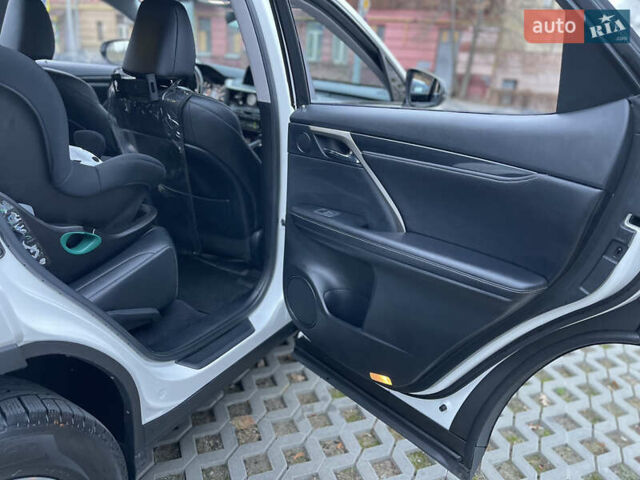 Белый Лексус РХ, объемом двигателя 2 л и пробегом 97 тыс. км за 42800 $, фото 57 на Automoto.ua