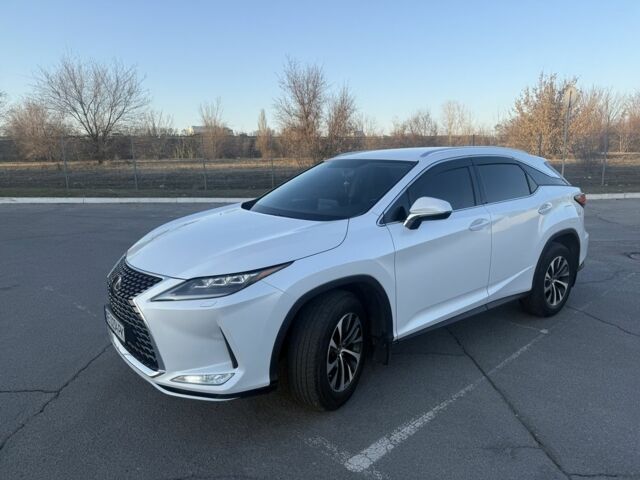 Белый Лексус РХ, объемом двигателя 2 л и пробегом 61 тыс. км за 49990 $, фото 1 на Automoto.ua