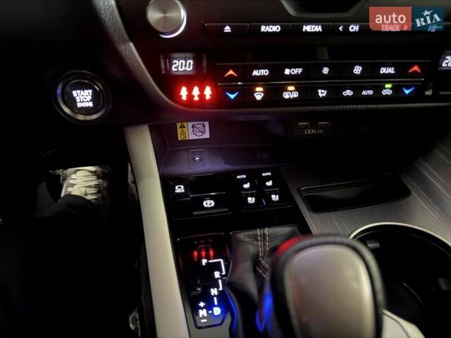 Лексус РХ 2021 в Киеве на Automoto.ua Белый Лексус РХ, объемом двигателя 3.46 л и пробегом 32 тыс. км за 56000 $, фото 28 на Automoto.ua