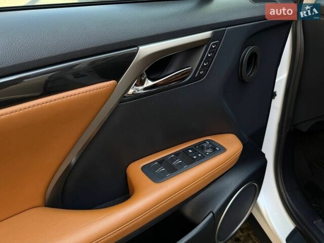 Білий Лексус РХ, об'ємом двигуна 3.46 л та пробігом 97 тис. км за 44000 $, фото 7 на Automoto.ua