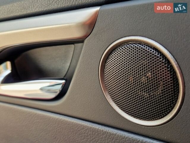 Белый Лексус РХ, объемом двигателя 3.46 л и пробегом 142 тыс. км за 52500 $, фото 54 на Automoto.ua