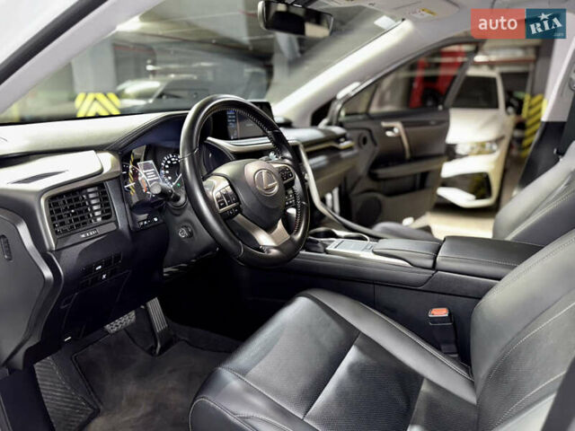 Білий Лексус РХ, об'ємом двигуна 2 л та пробігом 69 тис. км за 48500 $, фото 17 на Automoto.ua
