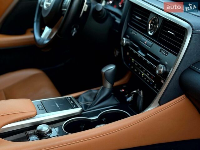 Білий Лексус РХ, об'ємом двигуна 2 л та пробігом 87 тис. км за 35990 $, фото 12 на Automoto.ua
