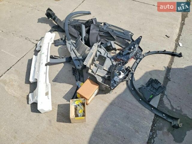 Білий Лексус РХ, об'ємом двигуна 3.5 л та пробігом 65 тис. км за 31441 $, фото 13 на Automoto.ua