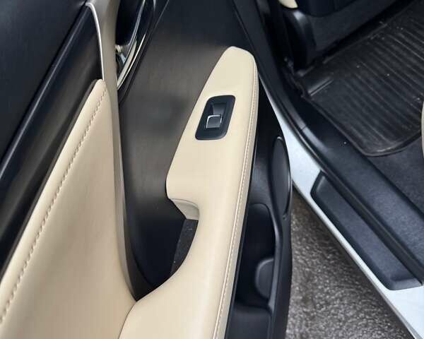 Білий Лексус РХ, об'ємом двигуна 2 л та пробігом 56 тис. км за 46700 $, фото 12 на Automoto.ua