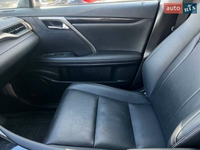 Лексус РХ 2021 в Львове на Automoto.ua Белый Лексус РХ, объемом двигателя 2 л и пробегом 104 тыс. км за 42290 $, фото 31 на Automoto.ua