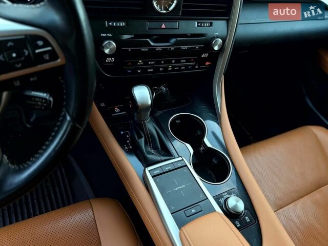 Білий Лексус РХ, об'ємом двигуна 2 л та пробігом 87 тис. км за 35990 $, фото 21 на Automoto.ua