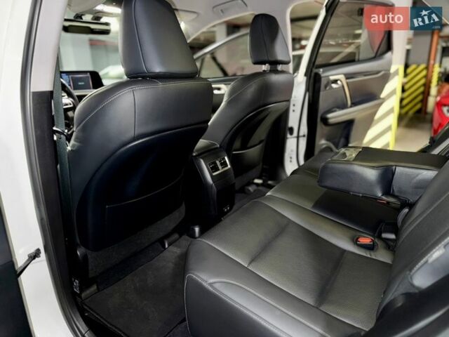 Білий Лексус РХ, об'ємом двигуна 2 л та пробігом 69 тис. км за 43500 $, фото 25 на Automoto.ua