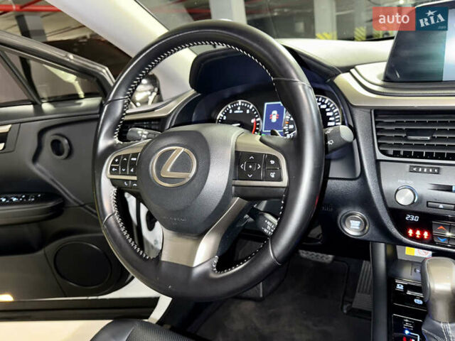 Білий Лексус РХ, об'ємом двигуна 2 л та пробігом 69 тис. км за 48500 $, фото 42 на Automoto.ua