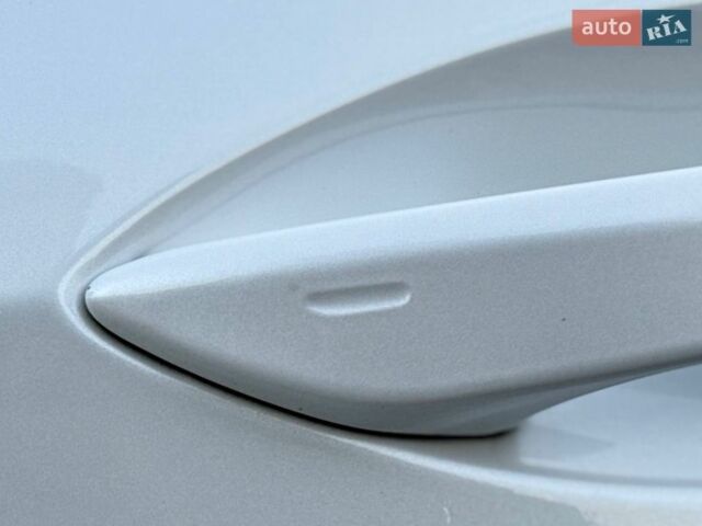 Белый Лексус РХ, объемом двигателя 3.46 л и пробегом 61 тыс. км за 57500 $, фото 38 на Automoto.ua