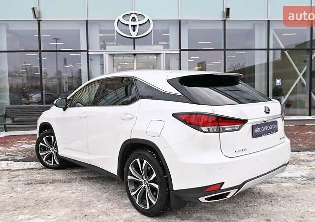 Белый Лексус РХ, объемом двигателя 2 л и пробегом 107 тыс. км за 41069 $, фото 1 на Automoto.ua