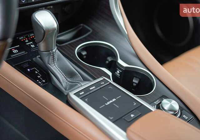 Белый Лексус РХ, объемом двигателя 3.5 л и пробегом 40 тыс. км за 60542 $, фото 36 на Automoto.ua