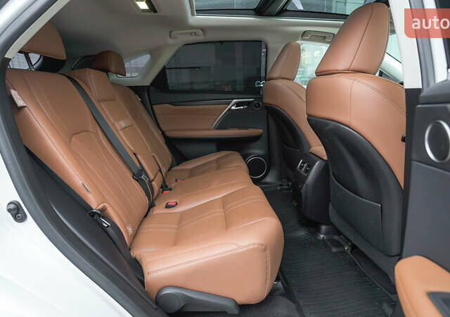 Белый Лексус РХ, объемом двигателя 3.5 л и пробегом 40 тыс. км за 60542 $, фото 6 на Automoto.ua