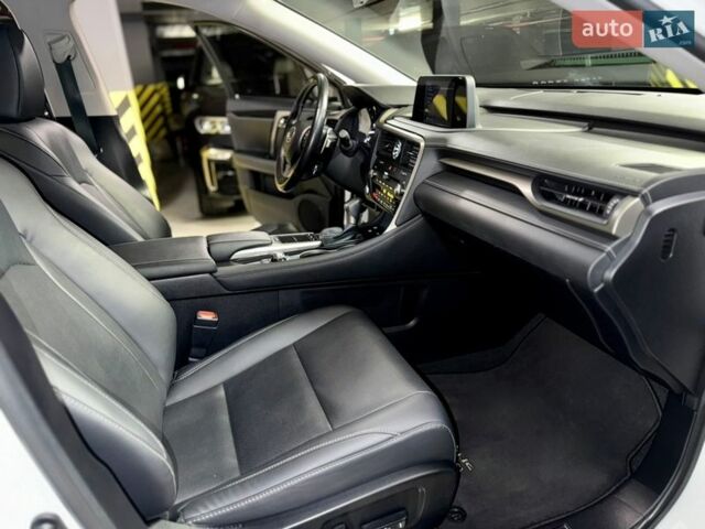 Білий Лексус РХ, об'ємом двигуна 2 л та пробігом 69 тис. км за 43500 $, фото 34 на Automoto.ua