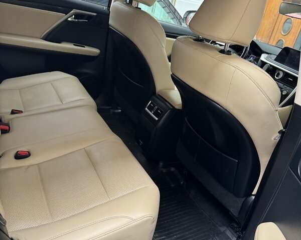 Білий Лексус РХ, об'ємом двигуна 2 л та пробігом 56 тис. км за 46700 $, фото 13 на Automoto.ua