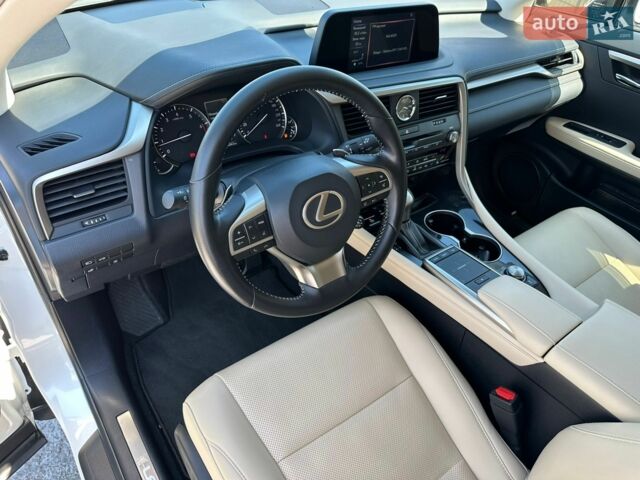 Білий Лексус РХ, об'ємом двигуна 2 л та пробігом 26 тис. км за 49500 $, фото 9 на Automoto.ua