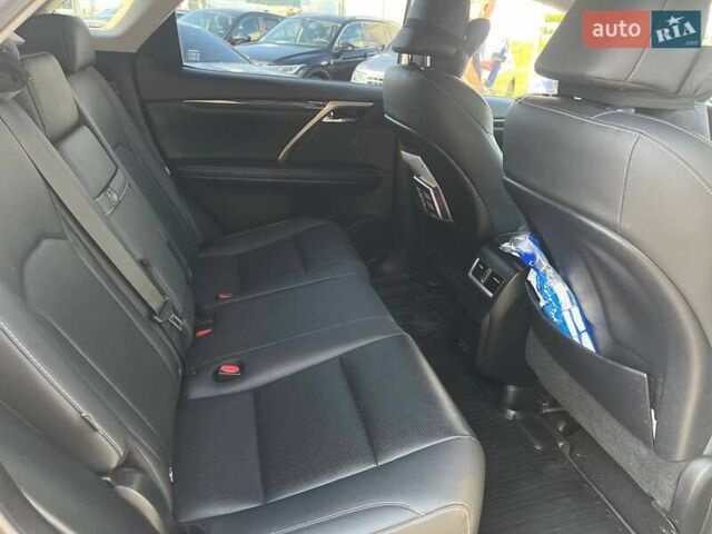 Лексус РХ 2021 в Львове на Automoto.ua Белый Лексус РХ, объемом двигателя 2 л и пробегом 104 тыс. км за 42290 $, фото 23 на Automoto.ua