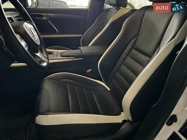 Лексус РХ 2021 в Киеве на Automoto.ua Белый Лексус РХ, объемом двигателя 3.46 л и пробегом 32 тыс. км за 56000 $, фото 7 на Automoto.ua