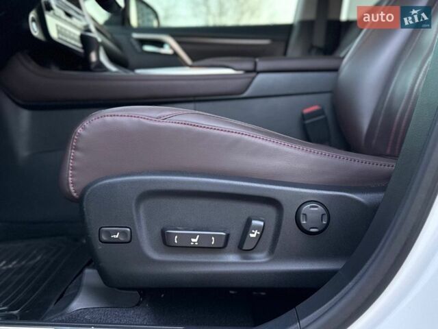 Белый Лексус РХ, объемом двигателя 3.46 л и пробегом 61 тыс. км за 57500 $, фото 14 на Automoto.ua