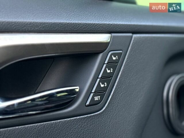 Белый Лексус РХ, объемом двигателя 3.46 л и пробегом 61 тыс. км за 57500 $, фото 24 на Automoto.ua